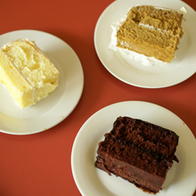 Load image into Gallery viewer, Daisy Cake