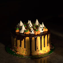 Load image into Gallery viewer, Boohive Cake 👻