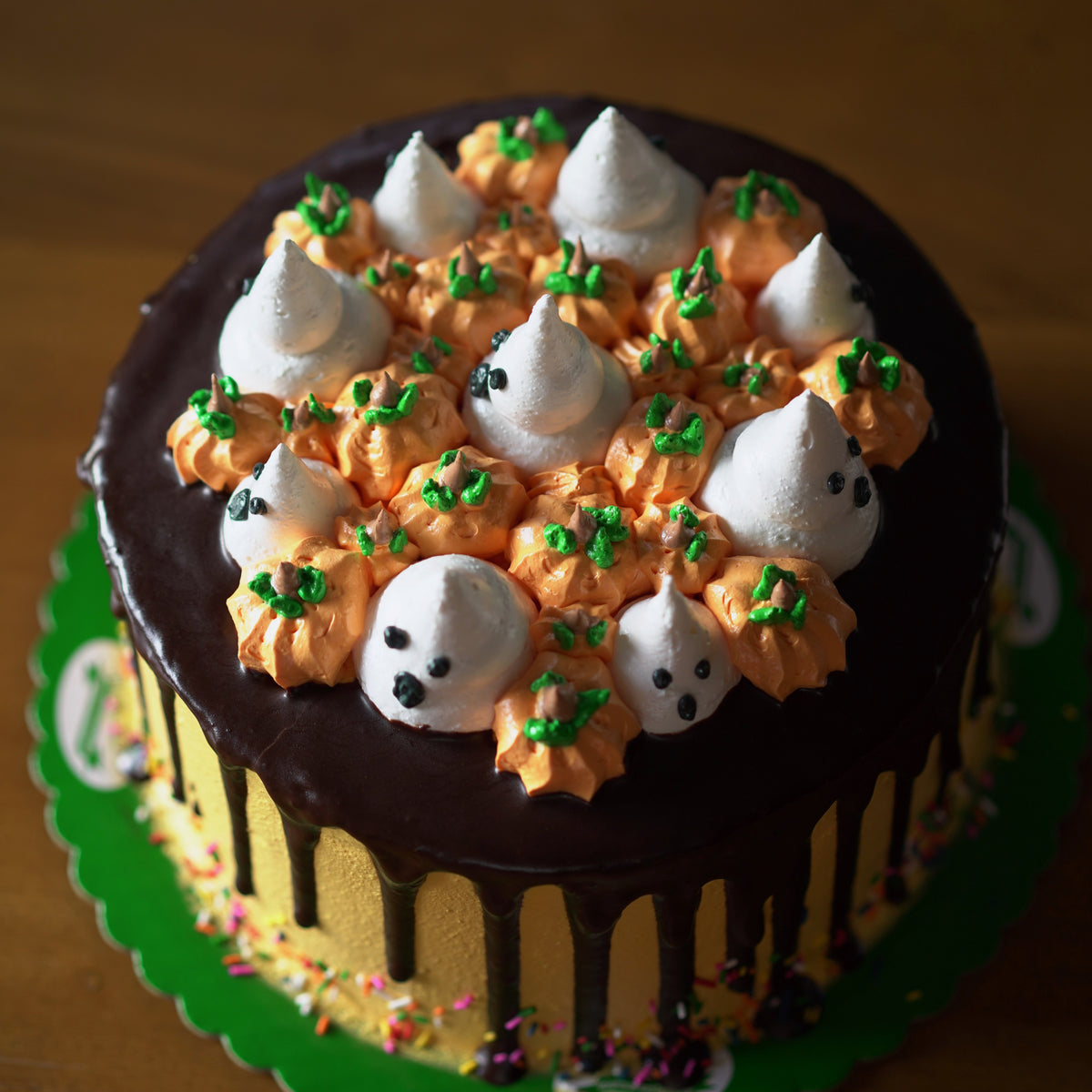 Boohive Cake 👻